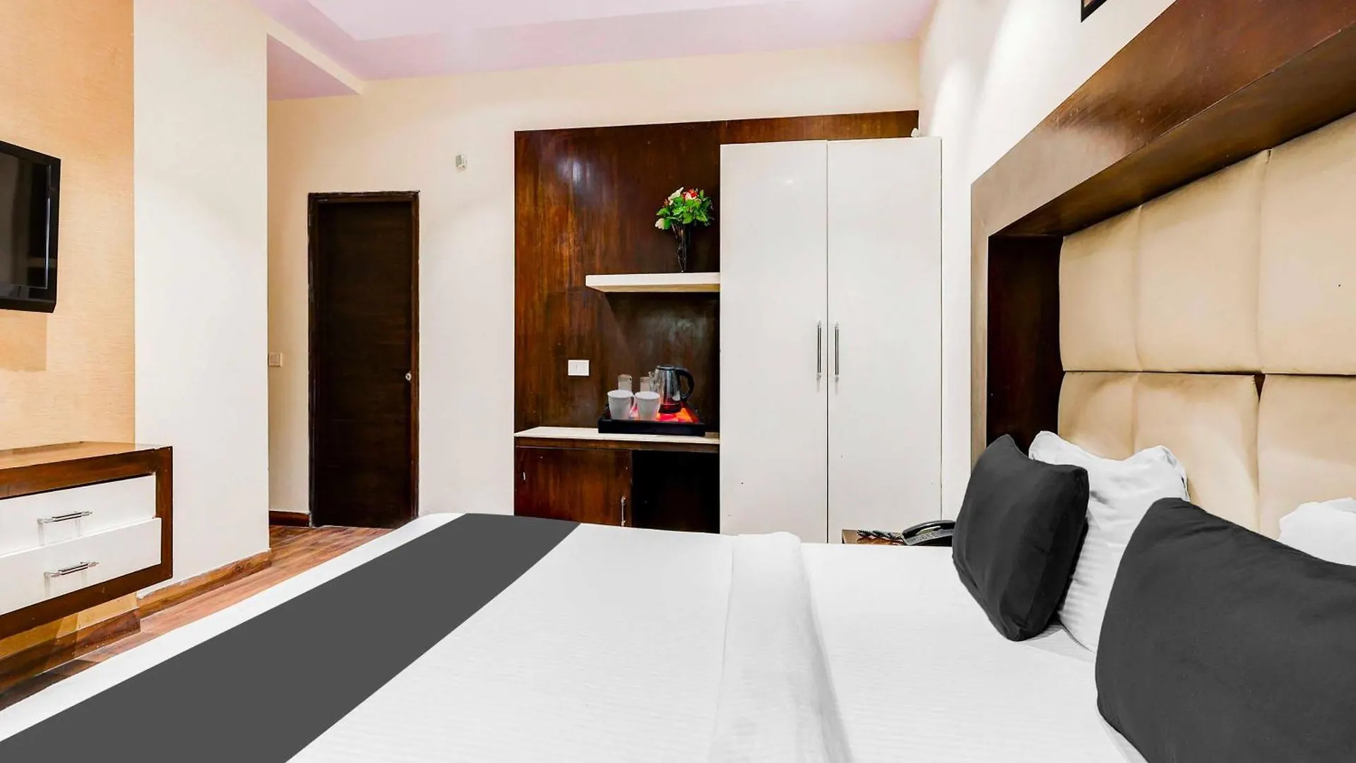 מלון Townhouse Dlf Phase 2 גורגאון 4*,