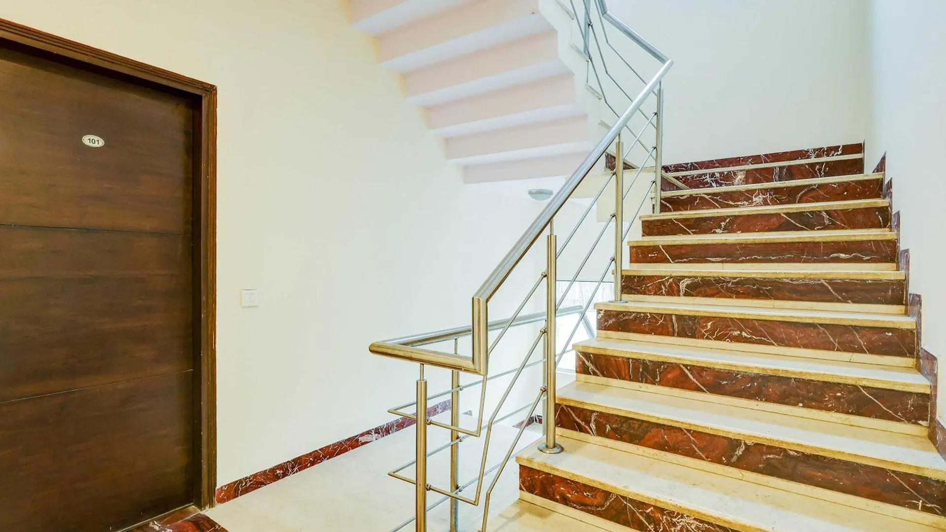 מלון Townhouse Dlf Phase 2 גורגאון 4*,  הודו